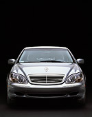 AUT 05 RK0167 05
2000 Mercedes Benz S430 Sedan Silver Head On Shot Studio