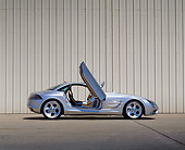 AUT 09 RK0273 05
Mercedes-Benz Vision SLR Silver Profile Doors Open Against Wall On Pavement