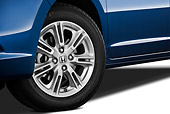AUT 30 IZ1220 01
2010 Honda Insight EX-L Blue Front Wheel Detail On White Seamless