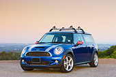 AUT 43 RK0267 01
2008 Mini Cooper S Clubman Blue 3/4 Front View At Overlook