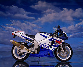 MOT 02 RK0148 02
2003 Suzuki GSXR 600 White And Blue Profile View Studio
