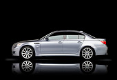 AUT 01 RK0312 01
2007 BMW M5 Gray Profile View Studio
