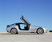 AUT 05 RK0432 02
2005 Mercedes-Benz SLR McLaren Silver Profile On Pavement