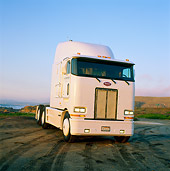 AUT 07 RK0015 01
Peterbilt Semi Truck White 3/4 Front View Dirt Blue Sky