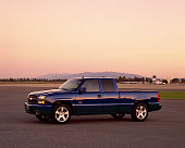 AUT 14 RK0892 02
2004 Chevrolet SS 1500 Extended Cab Blue