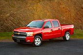 AUT 14 RK1319 01
2007 Chevrolet Silverado 1500 2WD Crew Cab LT2 Red 3/4 Front View On Pavement