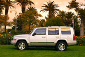 AUT 15 RK0923 02
2006 Jeep, Commander, Limited, Silver Profile View On Grass