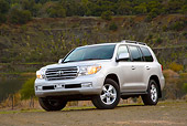 AUT 15 RK1175 01
2008 Toyota Land Cruiser Silver 3/4 Front View By Hill