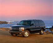AUT 15 RK0294 01
2000 Chevrolet Suburban 1500 Blue 3/4 Front View On Sand