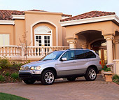 AUT 15 RK0326 02
2000 BMW X5 Silver 3/4 Side View By House