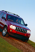 AUT 15 RK0877 01
2005 Jeep Grand Cherokee Limited 4WD Red