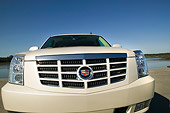 AUT 15 RK0954 01
2007 Cadillac Escalade White Low Head On View On Pavement