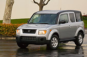 AUT 15 RK0994 01
2006 Honda Element Silver Front 3/4  View On Pavement By Trees