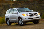 AUT 15 RK1176 01
2008 Toyota Land Cruiser Silver 3/4 Front View By Hill