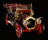 AUT 17 RK0012 02
1907 Thomas Flyer Burgundy 3/4 Front View Studio
