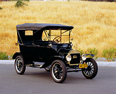 AUT 17 RK0129 02
1915 Ford Model T Touring Black