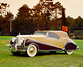 AUT 20 RK0284 08
1947 Rolls Royce Silver Wraith Cabriolet Two Tone Brown 3/4 Side View On Grass
