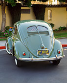 AUT 21 RK1207 03
1952 VW Bug Split Window Green 3/4 Rear View On Pavement