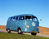 AUT 21 RK1899 02
1954 Volkswagen Kombi Bus Blue 3/4 Front View On Grass