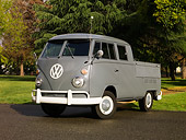 AUT 22 RK2462 01
1966 Volkswagen Double Cab Bus Gray 3/4 Front View On Pavement
