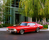 AUT 23 RK0324 03
1970 Oldsmobile 442 Red And Black 3/4 Front View On Pavement