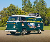 AUT 24 RK0163 01
1982 VW Bus 