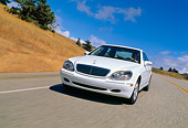 AUT 29 RK0426 08
2000 Mercedes-Benz 500S White 3/4 Front View On Road In Motion