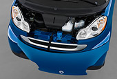 AUT 30 IZ1086 01
2009 Smart Fortwo Cabriolet Blue And Silver Front Detail Studio