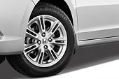 AUT 30 IZ1090 01
2011 Honda Insight Silver Front Wheel Detail Studio