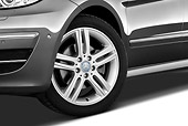 AUT 30 IZ1134 01
2011 Mercedes-Benz B Class Front Wheel Detail Studio