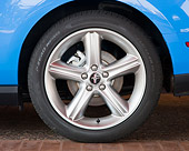 AUT 30 RK5085 01
2011 Ford Mustang GT Convertible Blue Wheel Detail