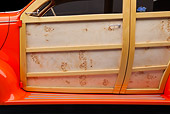 AUT 30 RK5906 01
1939 Ford Woodie Orange Side Detail