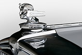 AUT 30 RK6306 01
1932 Stutz DV-32 Ralston Victoria Gray Hood Ornament Detail In Studio