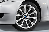 AUT 30 IZ0033 01
2010 BMW M5 Silver Front Wheel Detail Studio