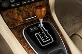 AUT 30 IZ0101 01
2009 Jaguar XJ8L Blue Interior Detail Studio