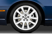 AUT 30 IZ0103 01
2009 Jaguar XJ8L Blue Front Wheel Detail Studio