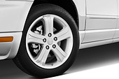 AUT 30 IZ0210 01
2008 Chrysler Pacifica Silver Front Wheel Detail Studio
