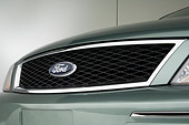 AUT 30 IZ0252 01
2006 Ford Five Hundred Gray Grille Detail Studio