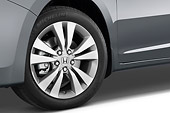 AUT 30 IZ0267 01
2010 Honda Accord Coupe Gray Front Wheel Detail Studio
