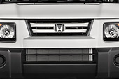 AUT 30 IZ0293 01
2008 Honda Element Silver Front Detail Studio