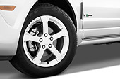 AUT 30 IZ0504 01
2010 Saturn Vue Greenline Silver Front Wheel Detail Studio