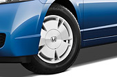 AUT 30 IZ0754 01
2011 Honda Civic Hybrid Blue Front Wheel Detail Studio