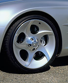 AUT 30 RK0363 02
Mercedes-Benz Vision SLR Silver Detail Of Front Wheel