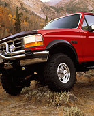 AUT 30 RK0393 05
1995 Ford F250 4x4 Red Front 3/4 Detail