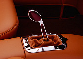 AUT 30 RK1858 05
1932 Ford Custom Roadster Burgundy