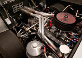 AUT 30 RK1925 01
2005 Leaver GT Silver Detail Engine Shot