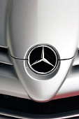 AUT 30 RK2439 01
2005 Mercedes-Benz SLR McLaren Silver Detail Overhead Emblem Detail