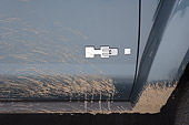 AUT 30 RK3068 01
2006 Hummer H3 Detail Door Emblem With Mud
