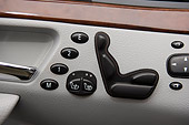 AUT 30 RK3092 01
2001 Mercedes-Benz 500S Silver Detail
