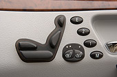 AUT 30 RK3093 01
2001 Mercedes-Benz 500S Silver Detail